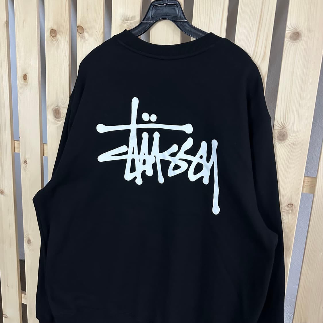 (L) 스투시 블랙 빅로고 맨투맨 상품이미지4