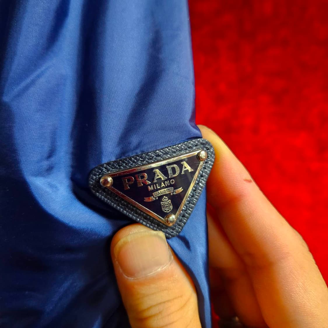 프라다(PRADA) 시그니처 로고 오리털 경량 패딩 상품이미지5