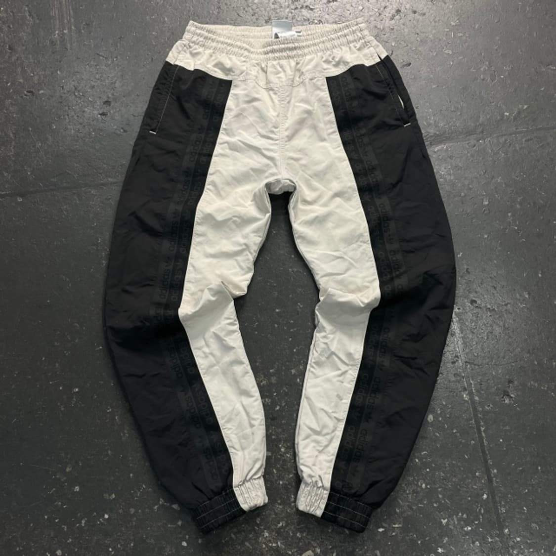 100 아디다스 나일론 팬츠  상품이미지1