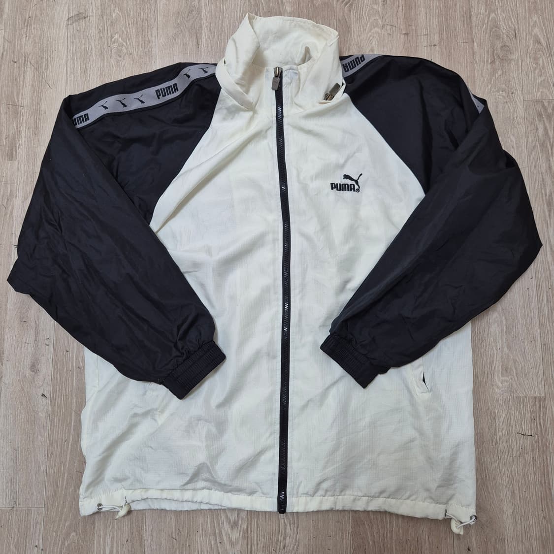 푸마 빅로고 사이드라인 바람막이 자켓 상품이미지1