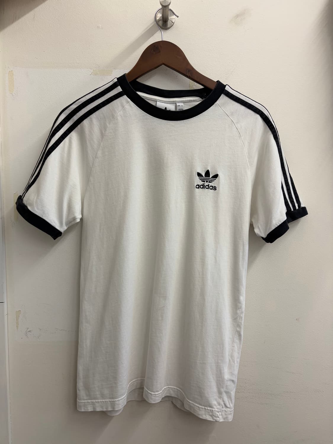 N133. 아디다스 링거티 반팔 상품이미지1
