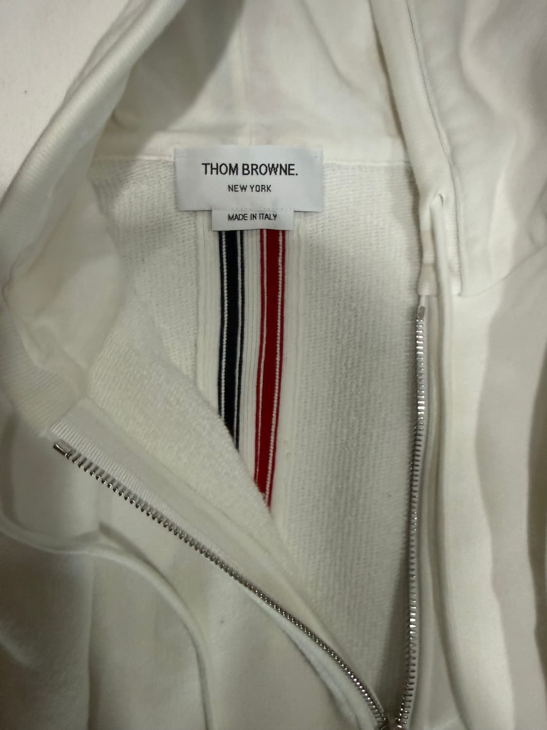 [당일출고,3사이즈] 톰브라운 화이트 백삼선 후드집업 상품이미지4