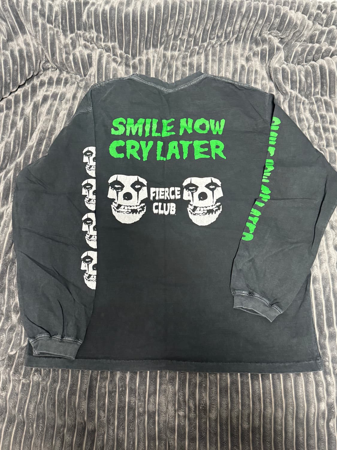 블랙아웃 피어스 스컬 롱슬리브 L사이즈 상품이미지2