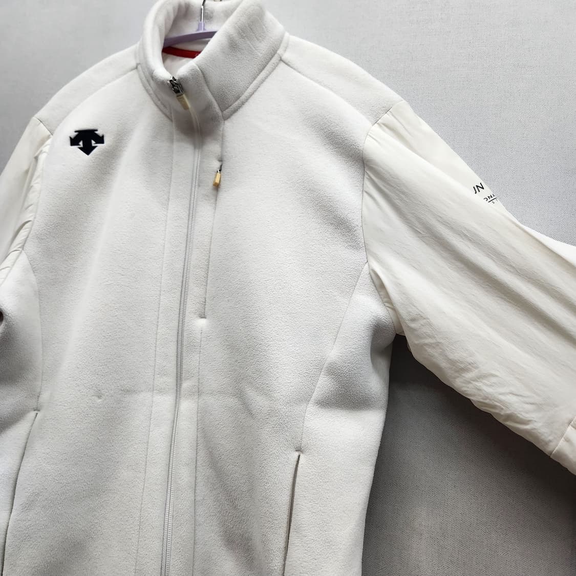 데상트 하이브리드(몸후리스/소매점퍼) 집업 상품이미지2