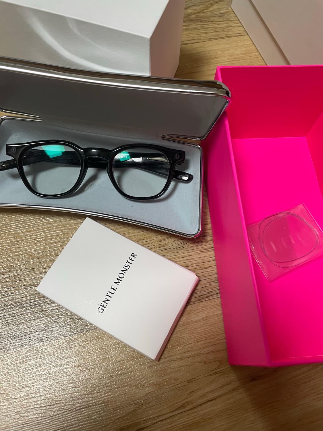 젠틀몬스터 본조 01 블랙 풀박 상품이미지1