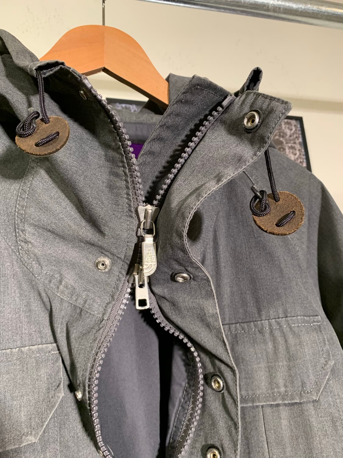 노스페이스 퍼플라벨 그레이 마운틴 파카 상품이미지2