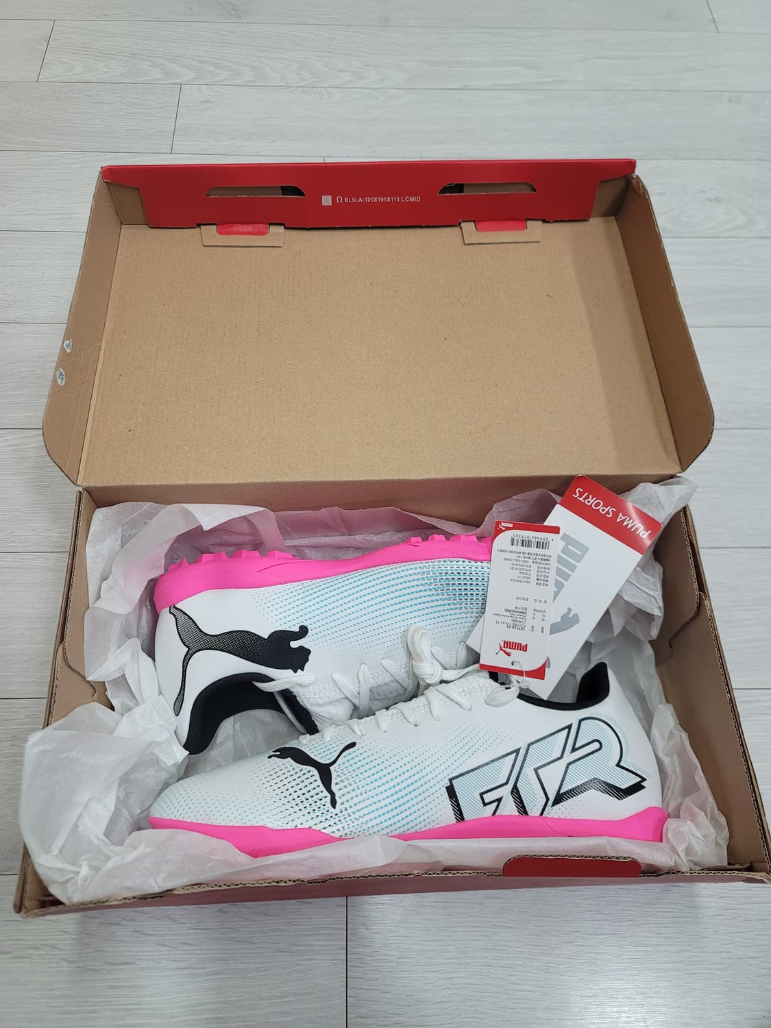 (250)푸마 풋살화 퓨처 7 플레이 TT[대전 직거래도 가능] 상품이미지2