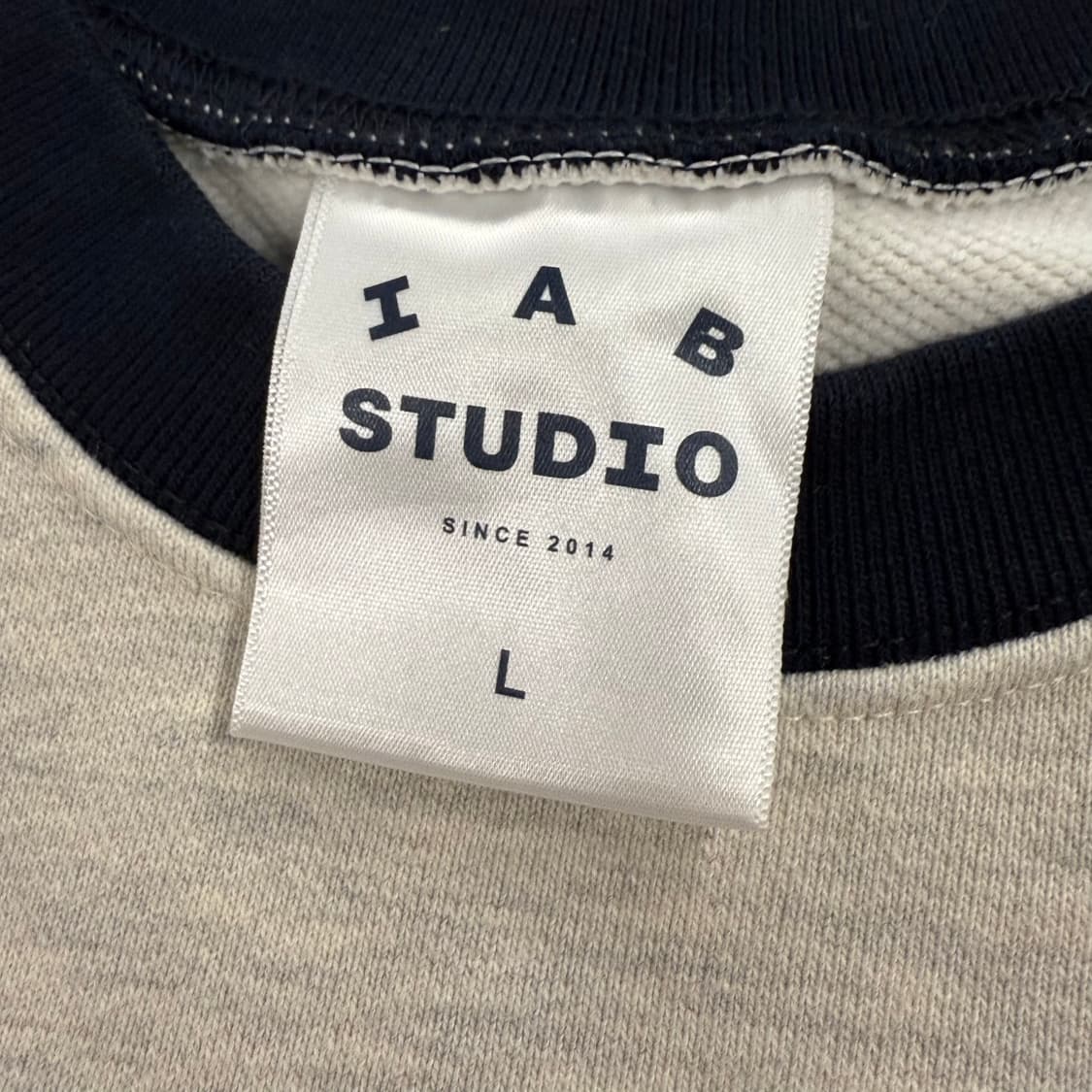 아이앱 스튜디오 맨투맨 상품이미지5