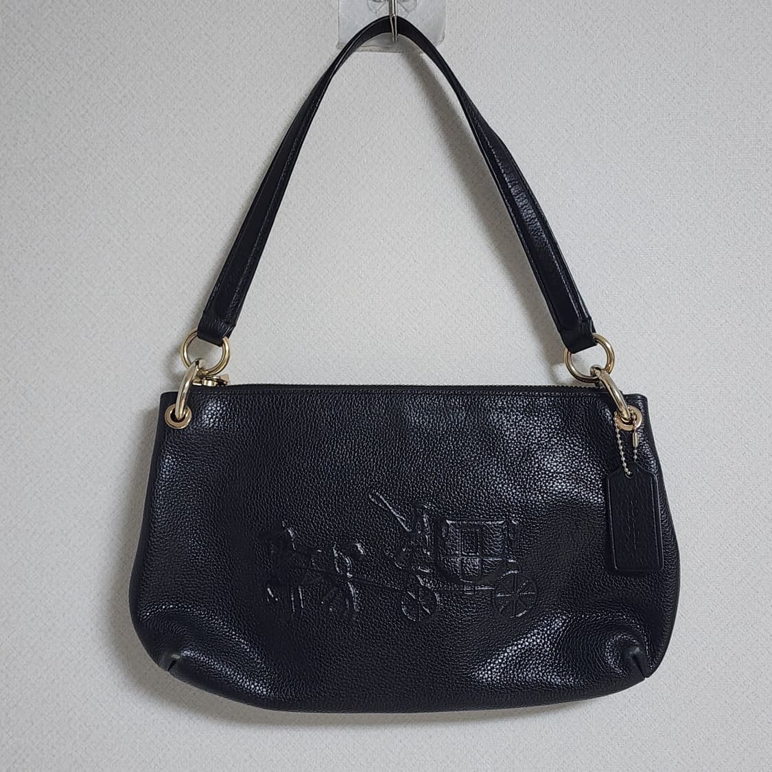 코치 페블 레더 찰리백 가방
[정품] 상품이미지2