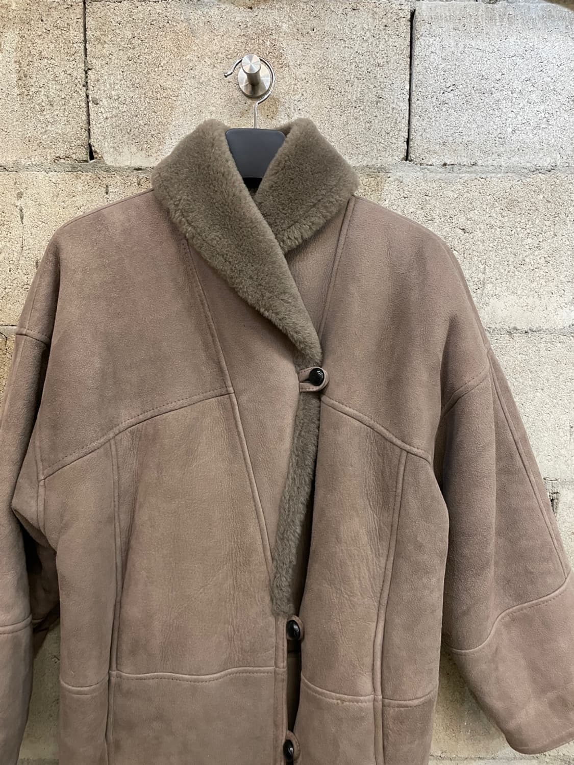 버버리 양가죽 무톤 코트 상품이미지5