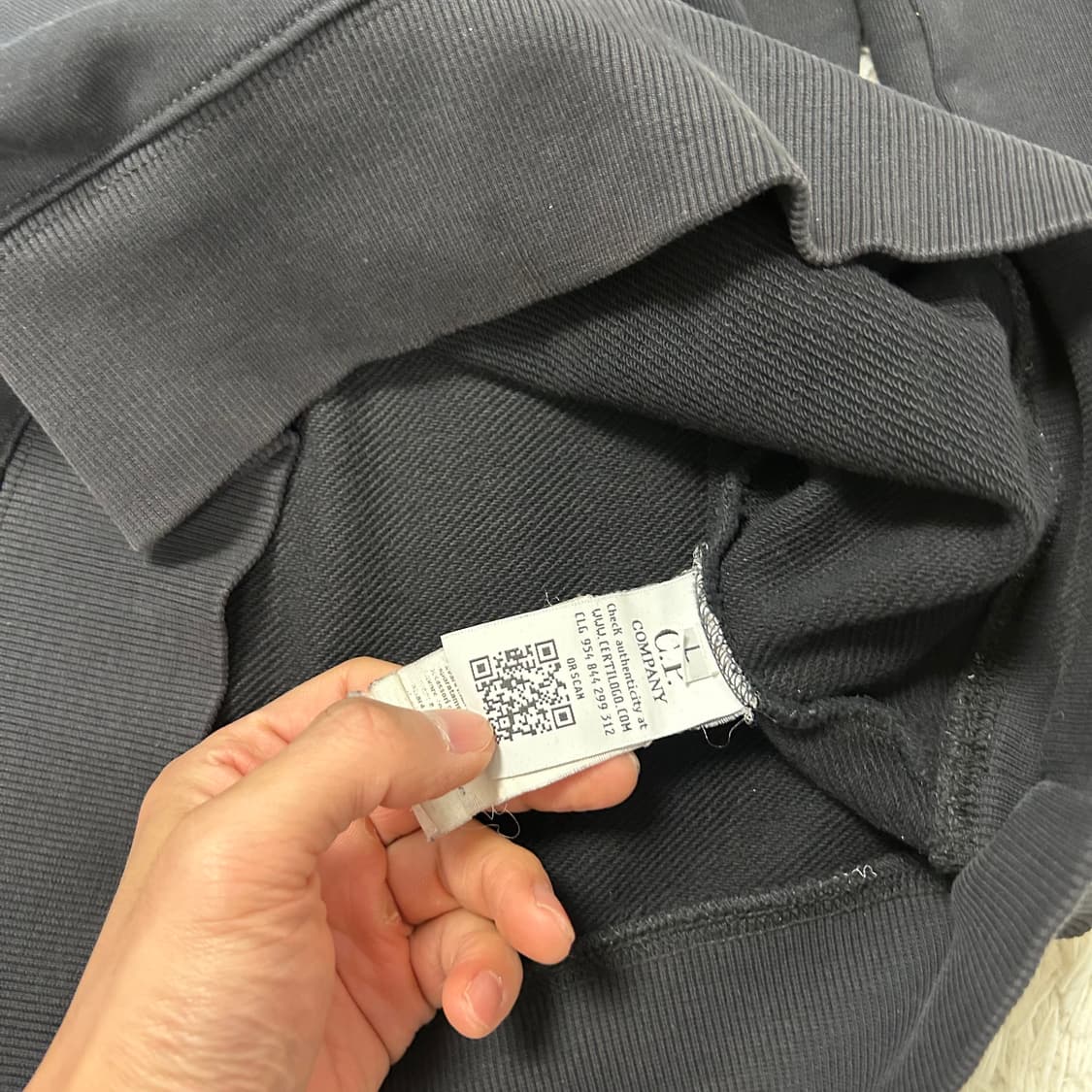 C.P. Company Black Sweatshirt(목늘어남) 상품이미지7