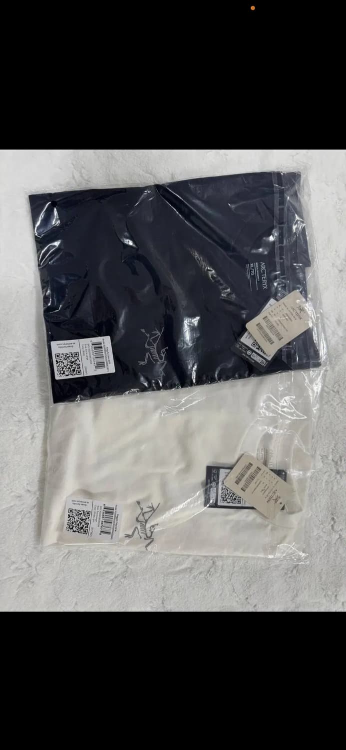 🔥[무료배송/새상품]🔥 아크테릭스 반팔 남녀공용 2 colors 상품이미지1