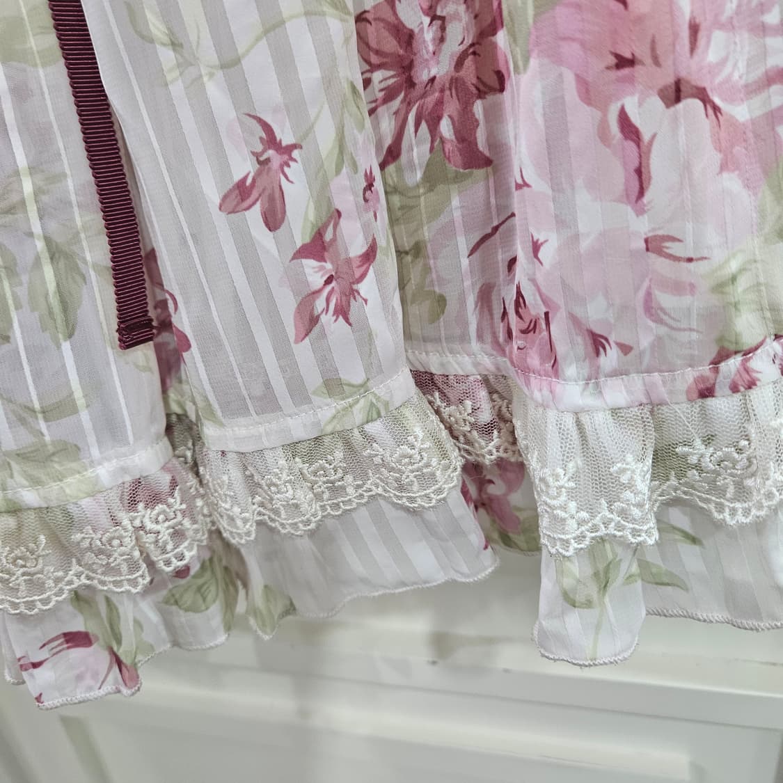 엑시즈팜(axes femme) 앤틱 쉐비 와인핑크 로즈 레이스 스커트 상품이미지5