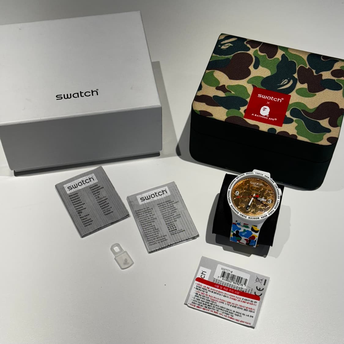 베이프 x 스와치 시계 Tokyo 에디션 상품이미지2