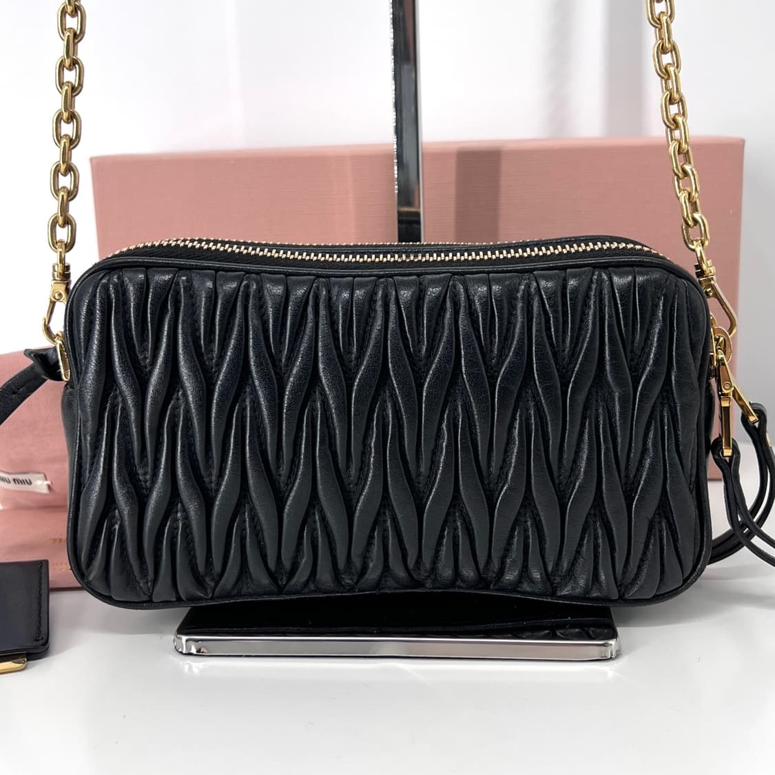 미우미우 마테라쎄 더블 지퍼 체인 크로스백 블랙 (5BP045) 상품이미지5