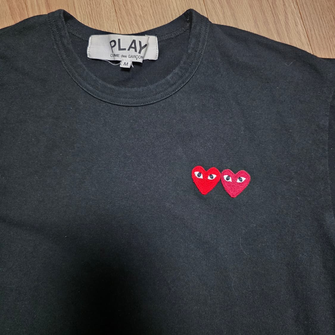 M) 꼼데가르송 더블 하트 와펜 반팔티 상품이미지2