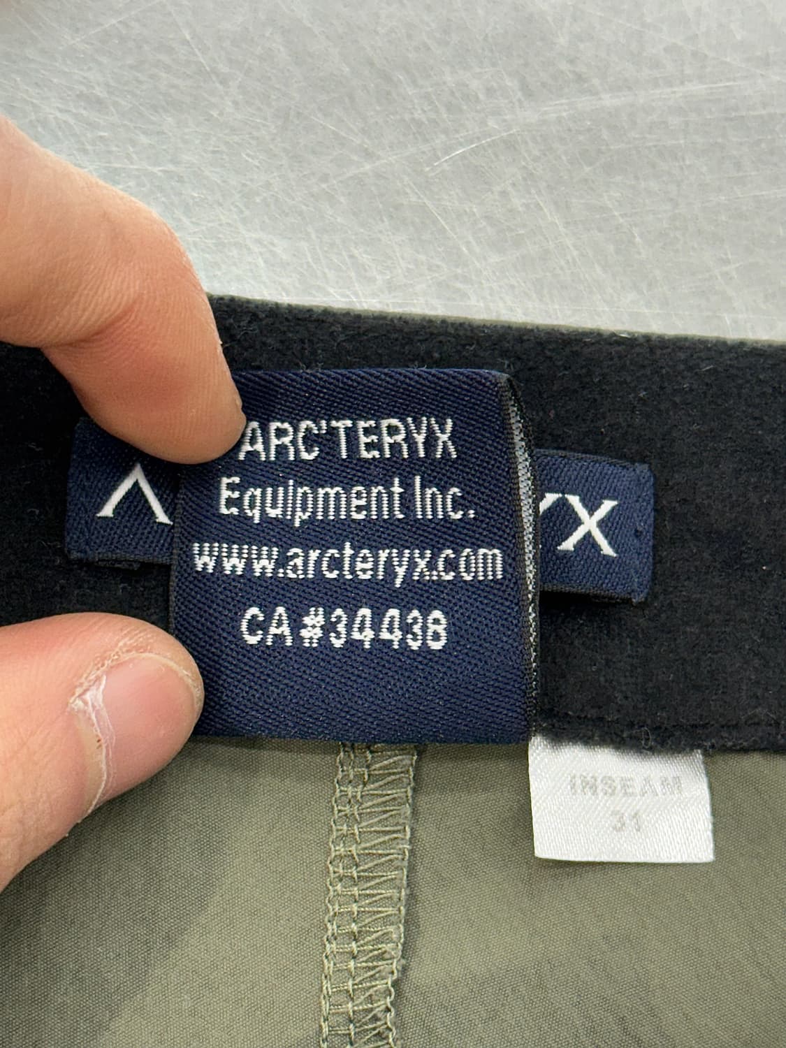 아크테릭스 펠리세이드 카키 멀티 지퍼 나일론 팬츠 상품이미지8