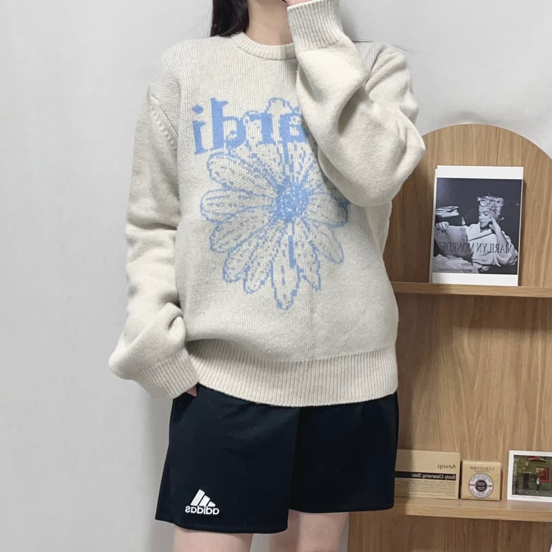 [정품] 마르디메크르디 베이지 블루로고 울 니트 [ ONE ] 상품이미지2