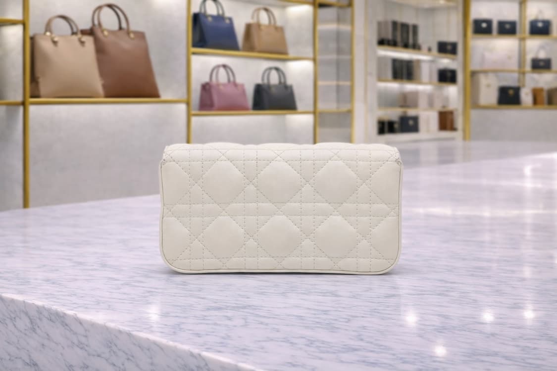 [A급] 디올 레이디 휴대폰 파우치 판매합니다!!! 상품이미지2