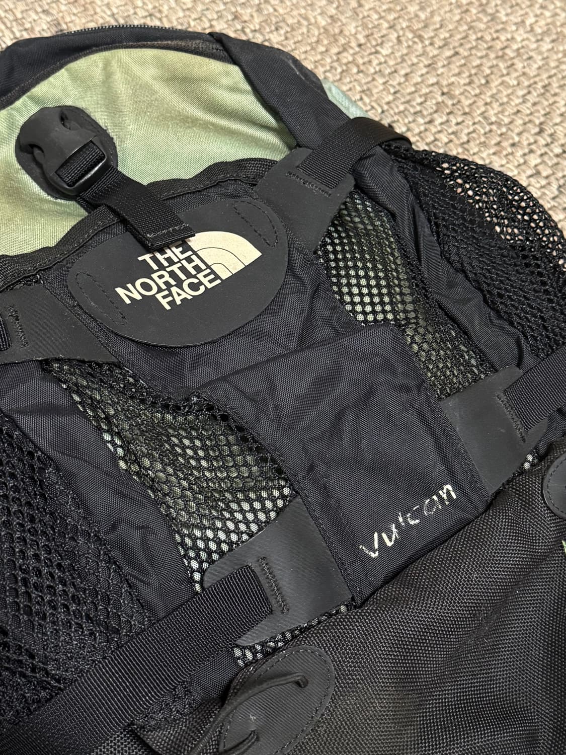 The North Face 노스페이스 : 카키색 백팩 가방 배낭 상품이미지5