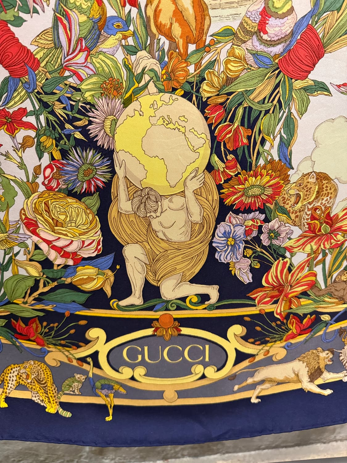 구찌 Gucci 세계 대륙 모티브 실크 스카프 네이비 상품이미지3