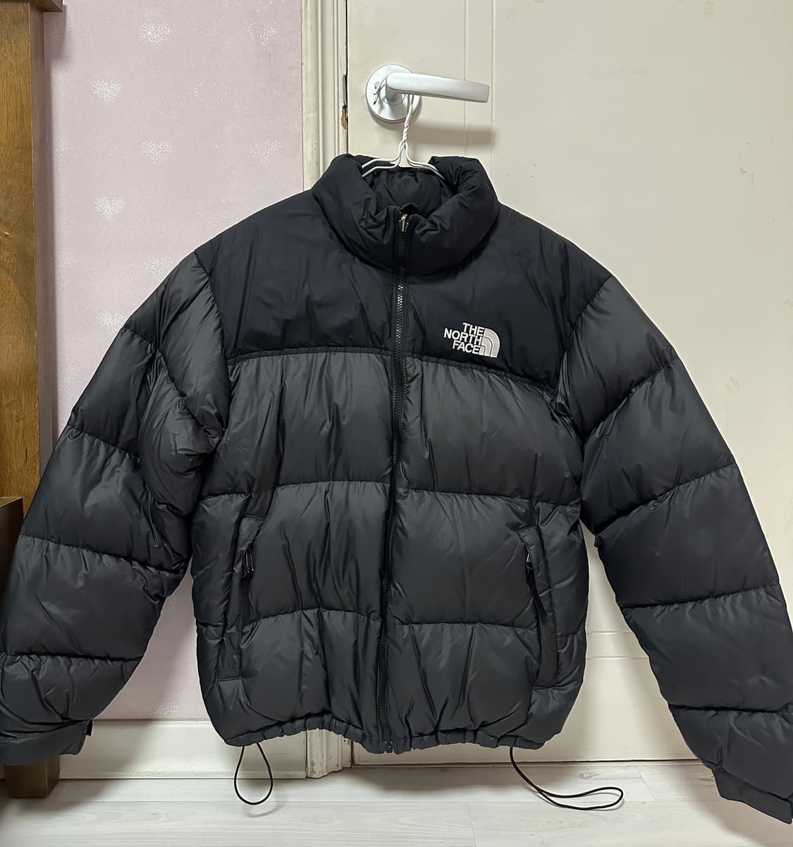 XL) NJ1DP75F 노스페이스 1996 눕시 차콜 컬러 패딩 상품이미지2