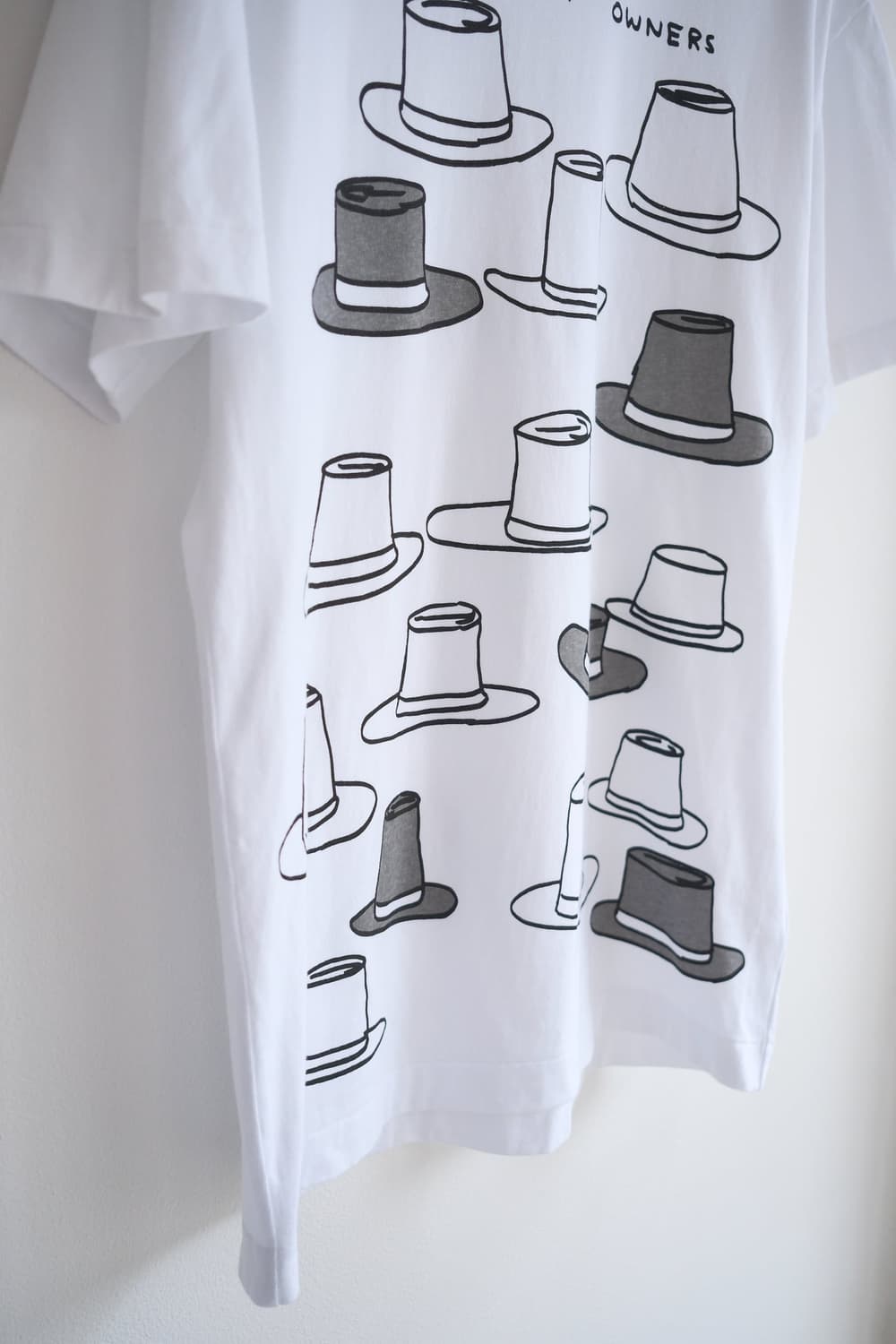 David Shrigley Hat graphic T-Shirt 상품이미지3