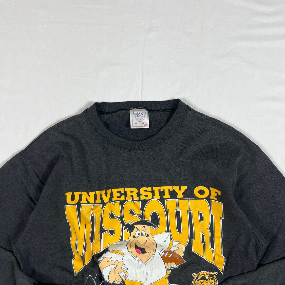 90‘s 93년도 플린스톤 고인돌 프린트 맨투맨 상품이미지2