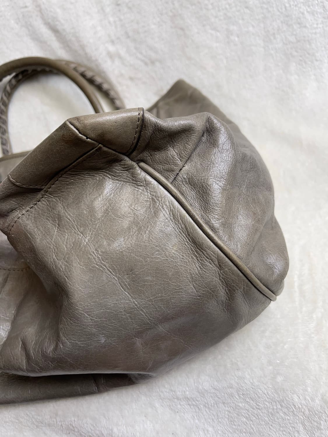 발렌시아가 클래식 시티백 선데이 || 모카 상품이미지7