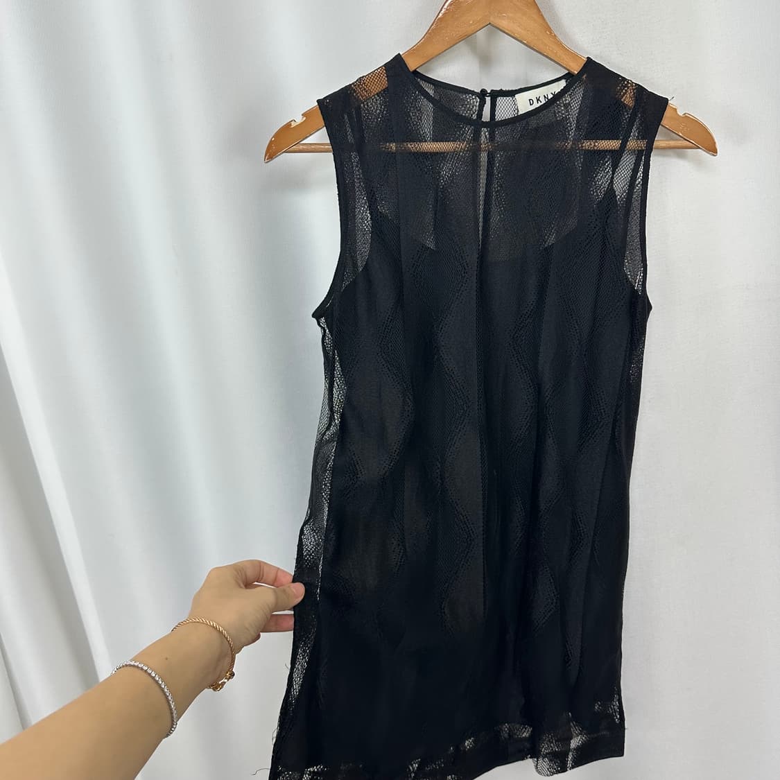   DKNY 여자 시스루 민소매 블라우스티 검정 S 상품이미지4