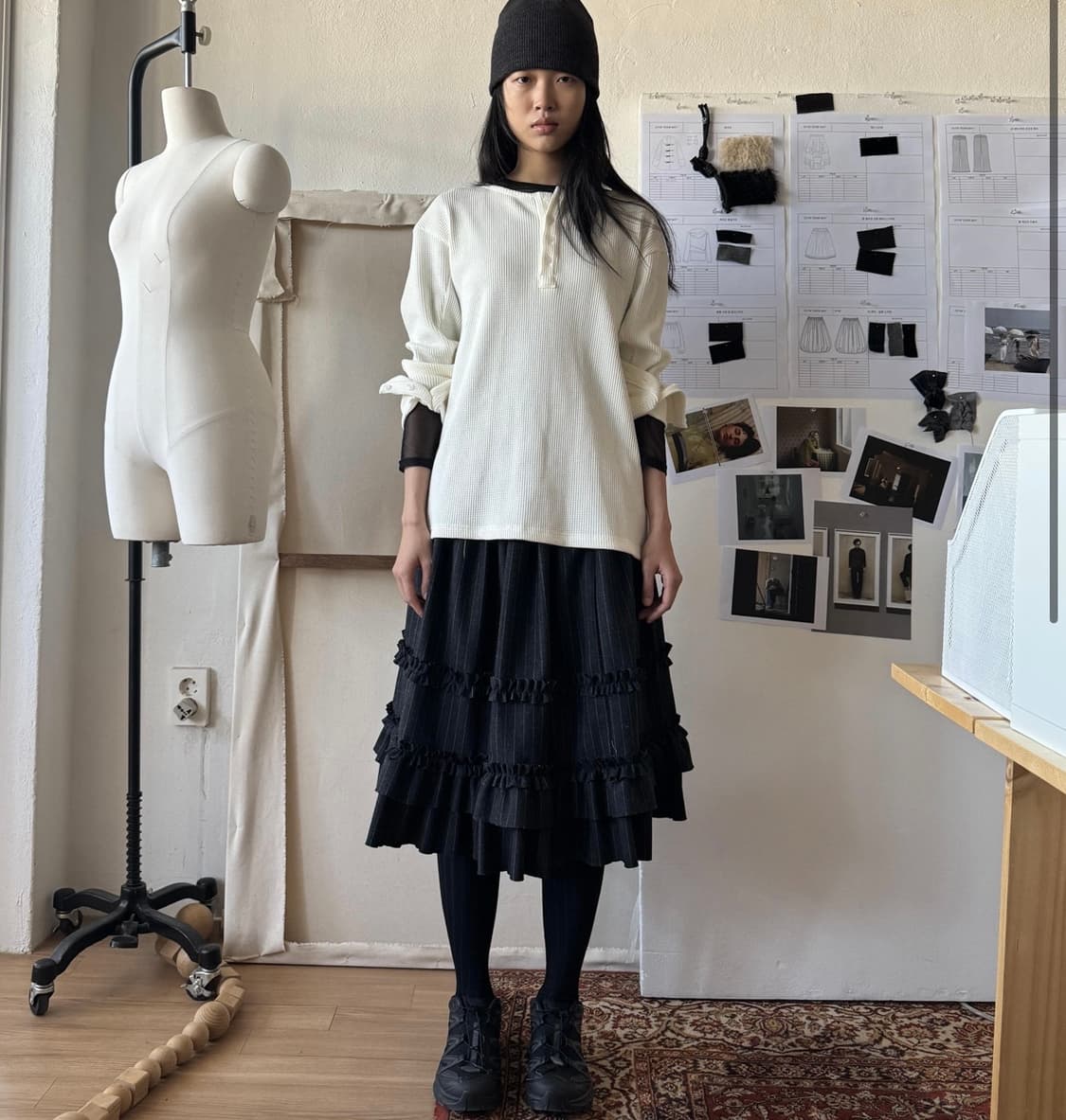 생긴스튜디오 WOOL FRILL MIDI STRIPE SKIRT 상품이미지2