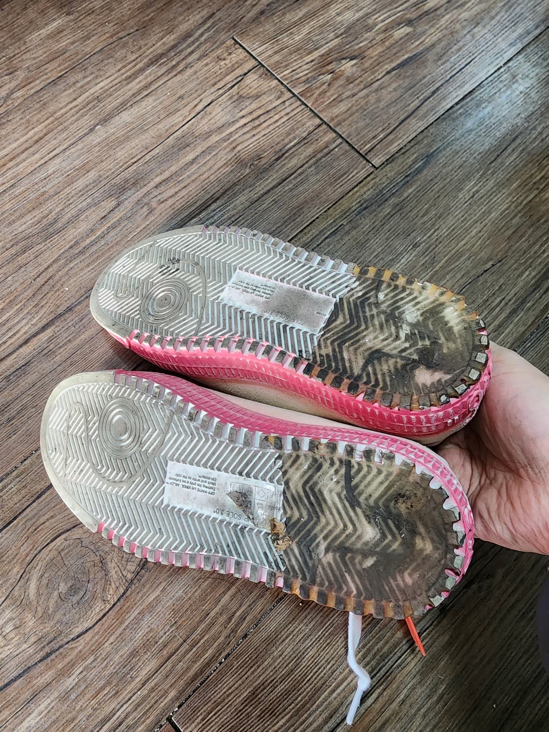 오프화이트 스웨이드 스니커즈 아이보리/핑크 상품이미지4