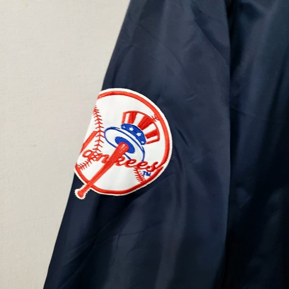 Majestic 뉴욕 양키즈 슬림패딩 점퍼 네이비 상품이미지3