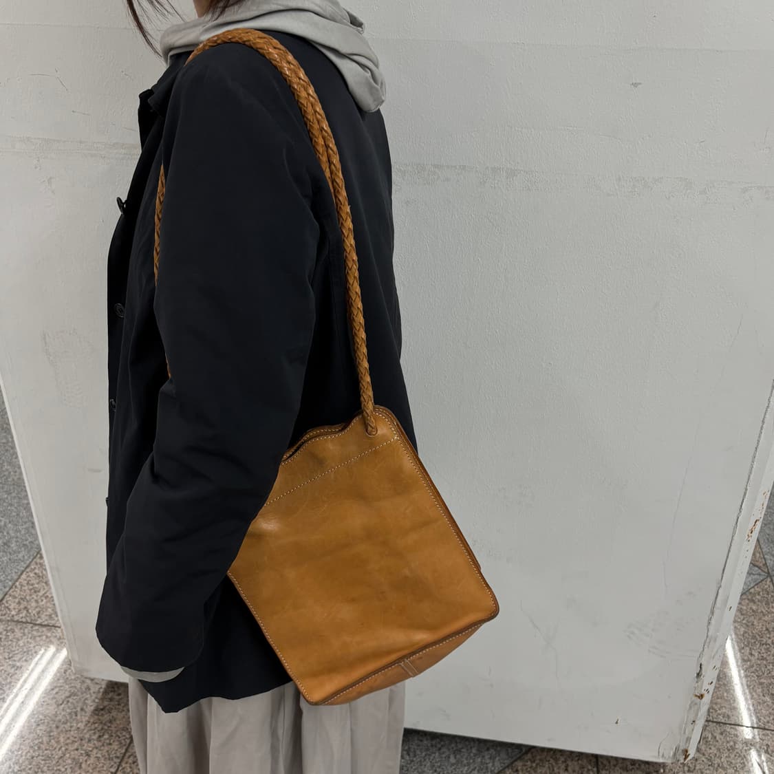 vtg cowhide shoulder bag 상품이미지3