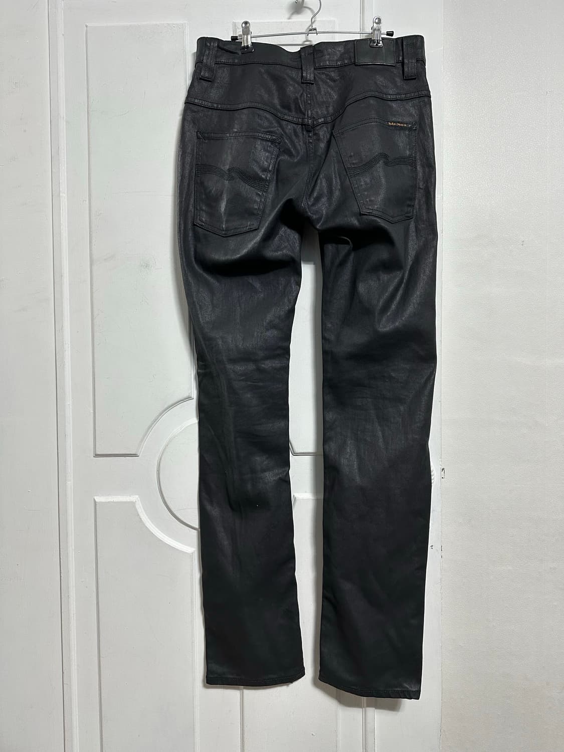 누디진 백투블랙 코팅 팬츠 상품이미지2