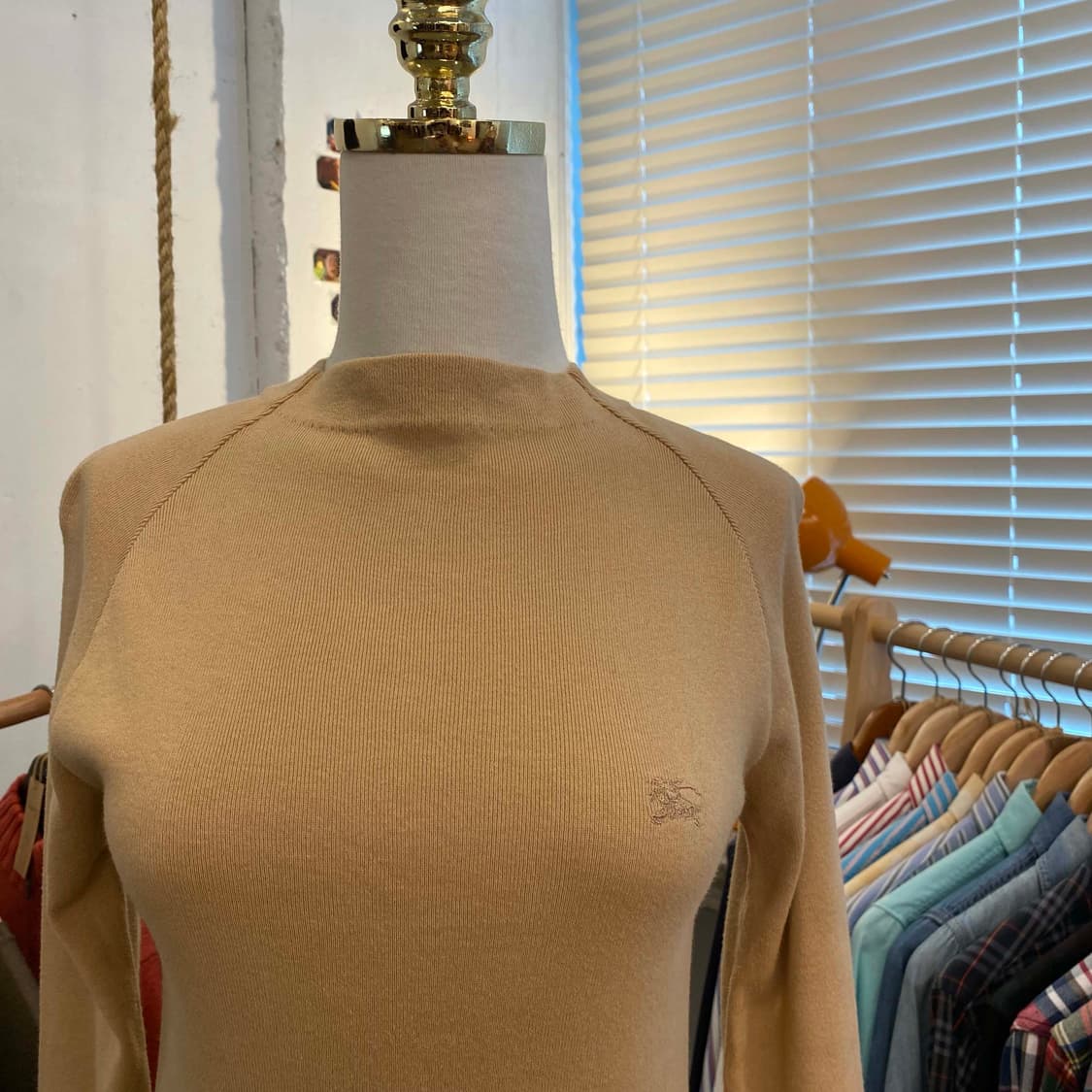 버버리 블루라벨 버버리 로고 아이보리 니트 상품이미지3