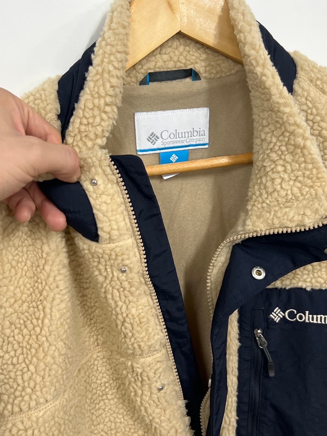 컬럼비아 베이지 포켓 뽀글이 후리스  상품이미지2