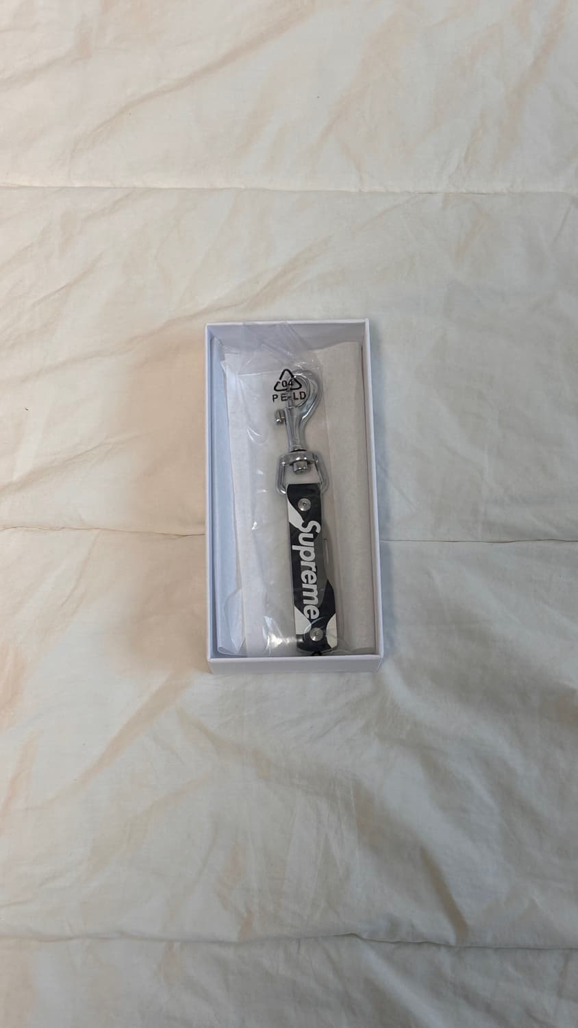 슈프림 레더 클립 나이프 스노우 카모 25SS 상품이미지3