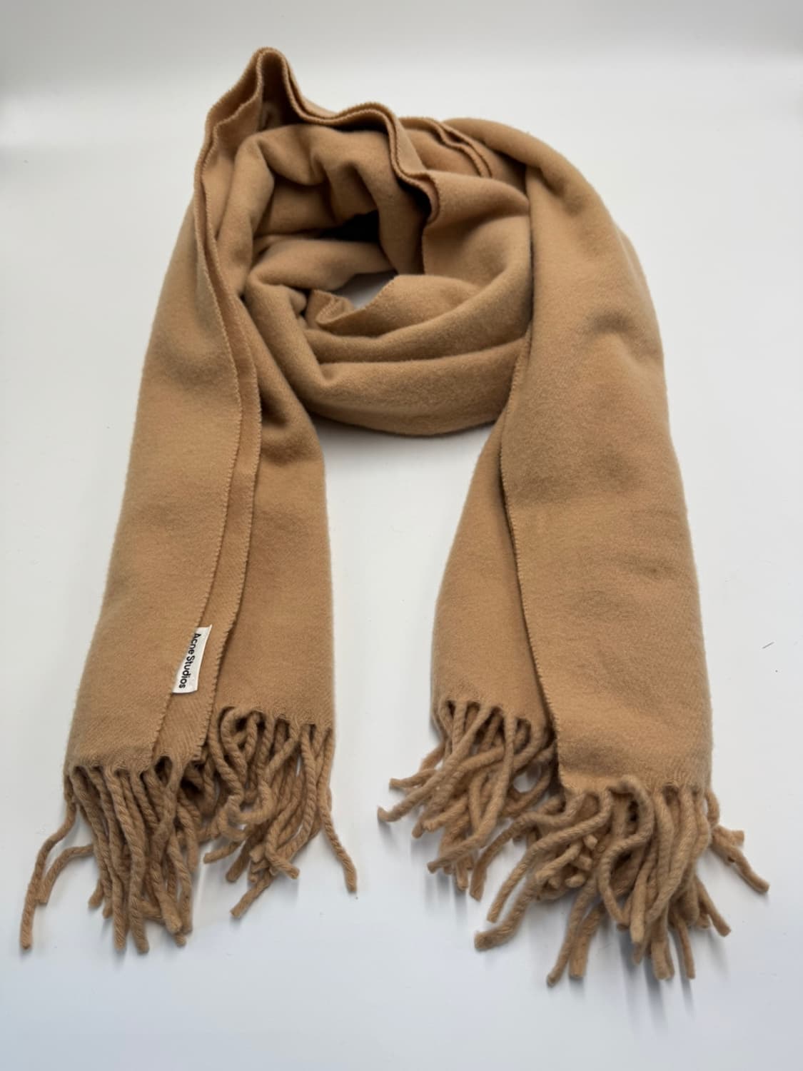 아크네스튜디오 상품이미지1