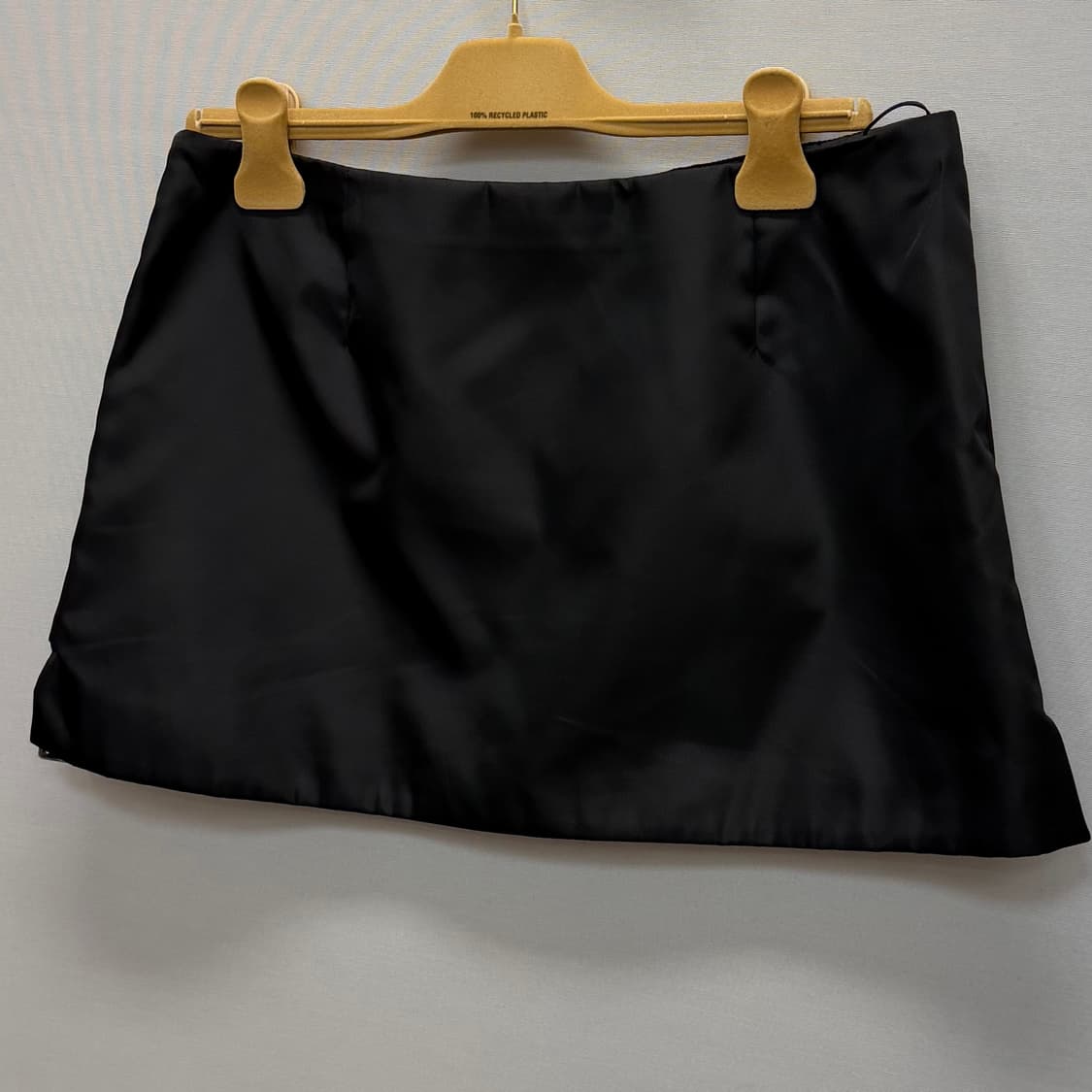 프라다 삼각로고 사이드헴 나일론 미니스커트 ( 30 ) 상품이미지5