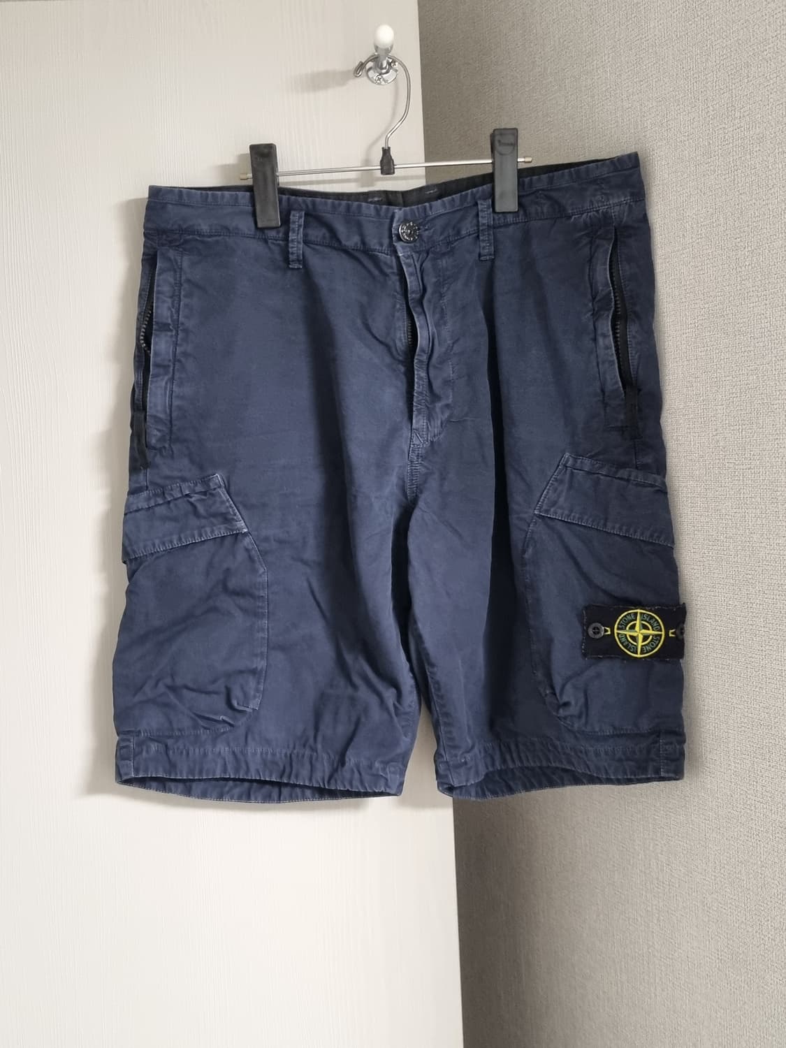 스톤아일랜드 카고 반바지 상품이미지1