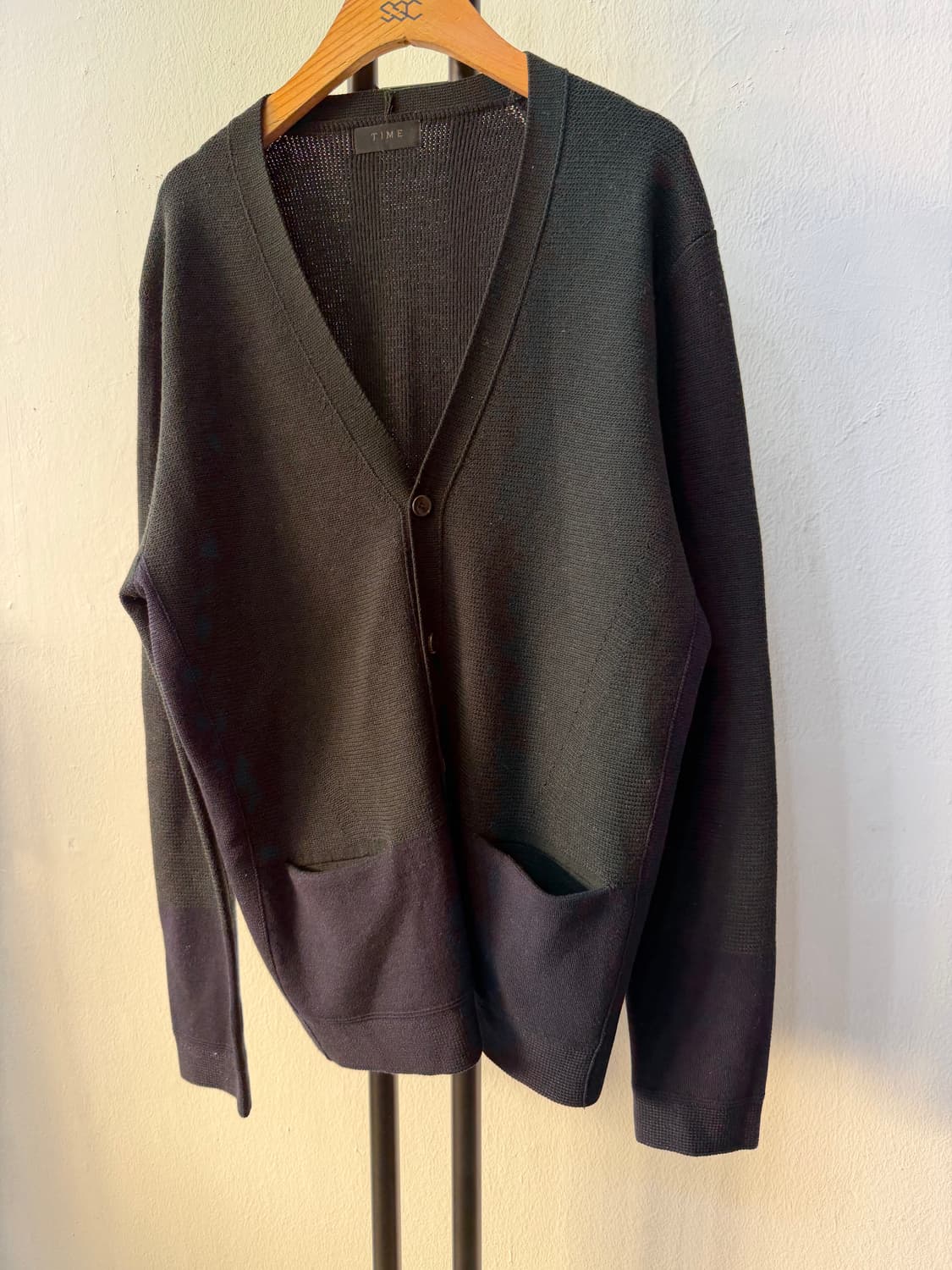 정품) 타임옴므 한섬 블랙 배색 가디건 95 상품이미지3