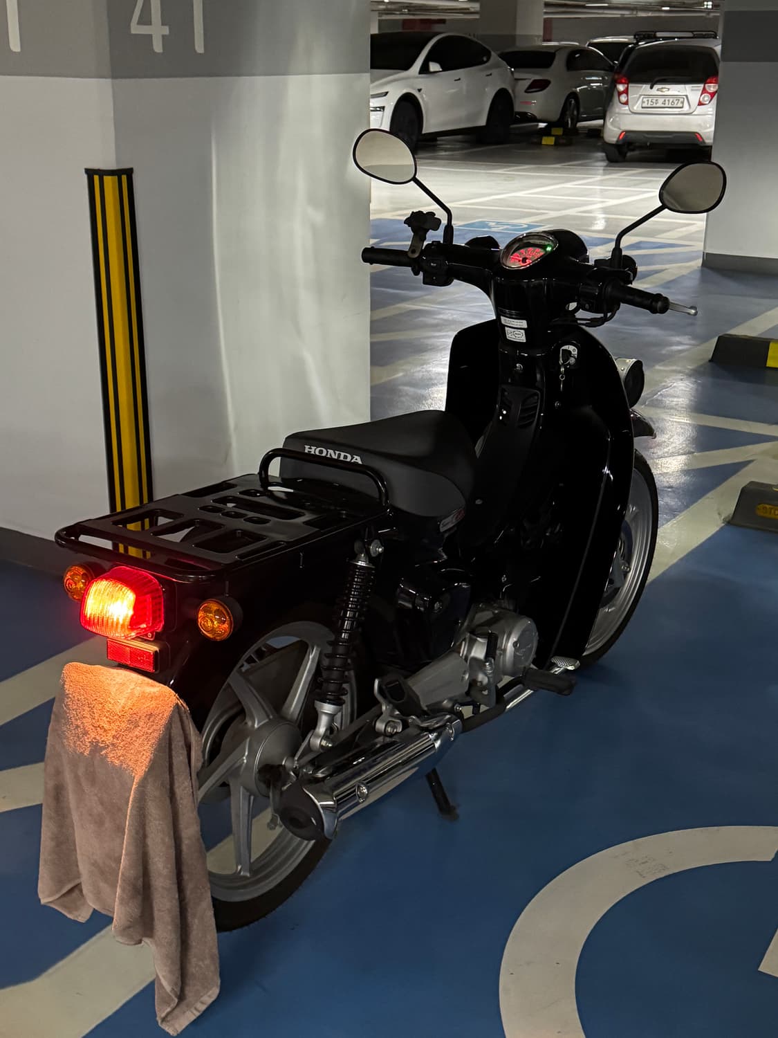 혼다 슈퍼커브110 블랙 23년식 16xxkm 상품이미지3