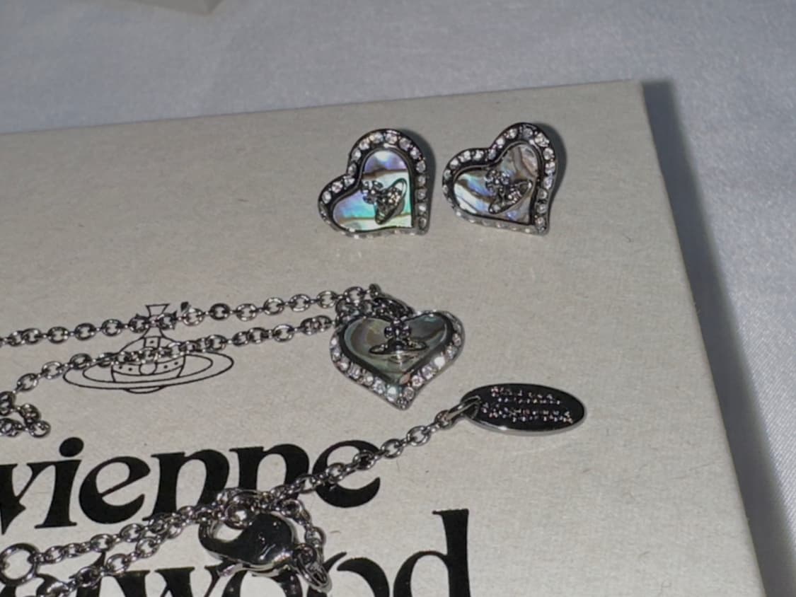 비비안 웨스트우드 메탈 하트 자개 귀걸이&목걸이 set 상품이미지1