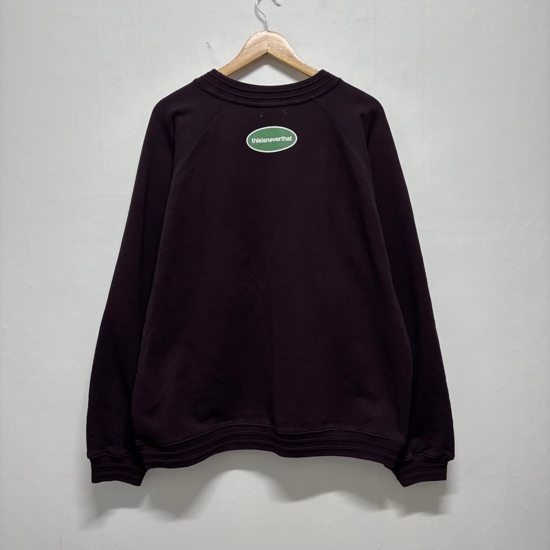 디스이즈네버댓 버건디 맨투맨 상품이미지5