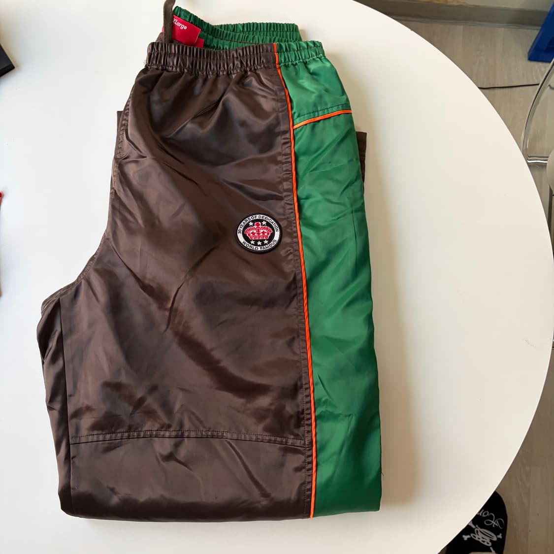 슈프림 사틴 트랙 팬츠 상품이미지1