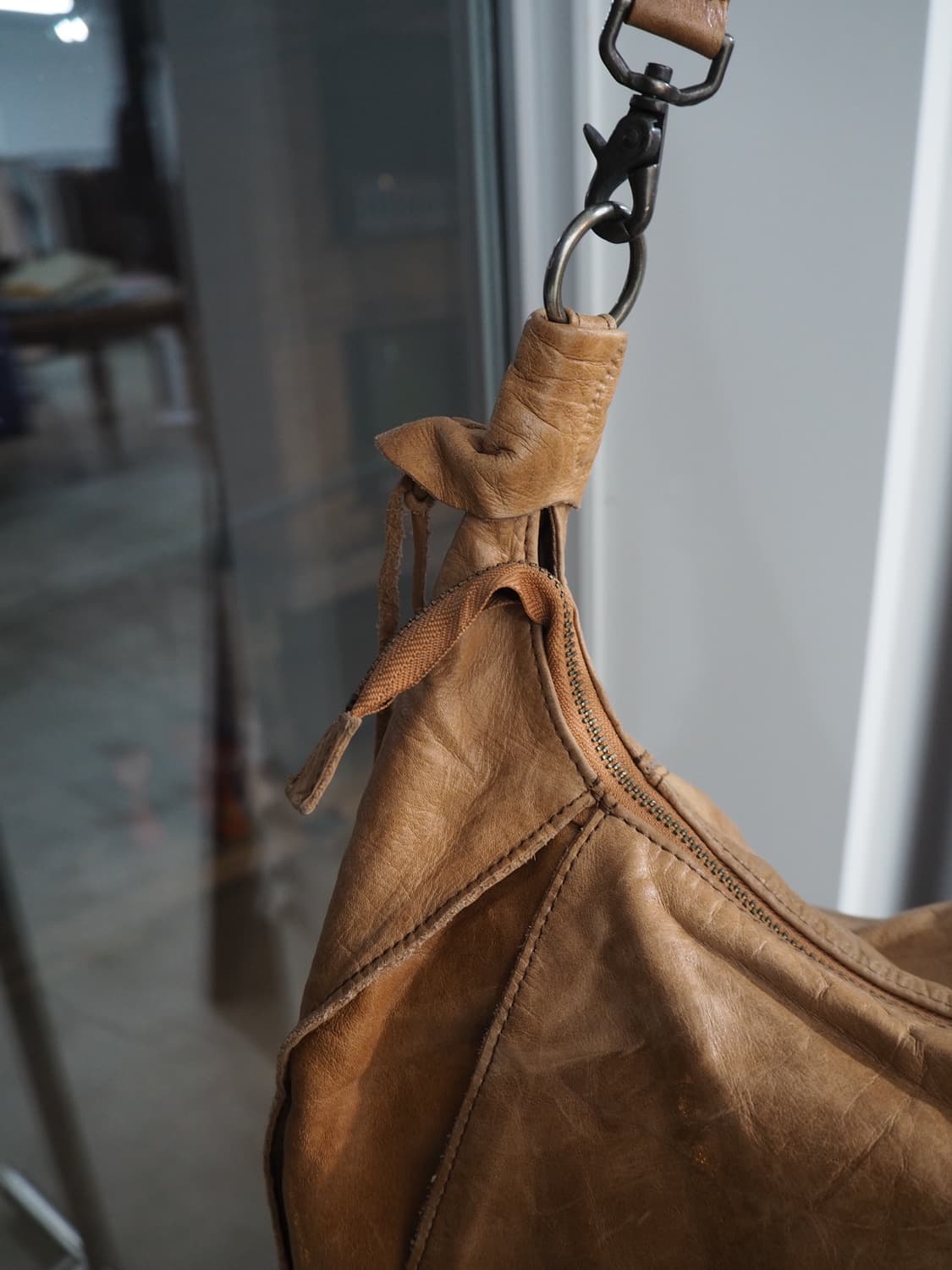 A.I.P leather cross bag  상품이미지2