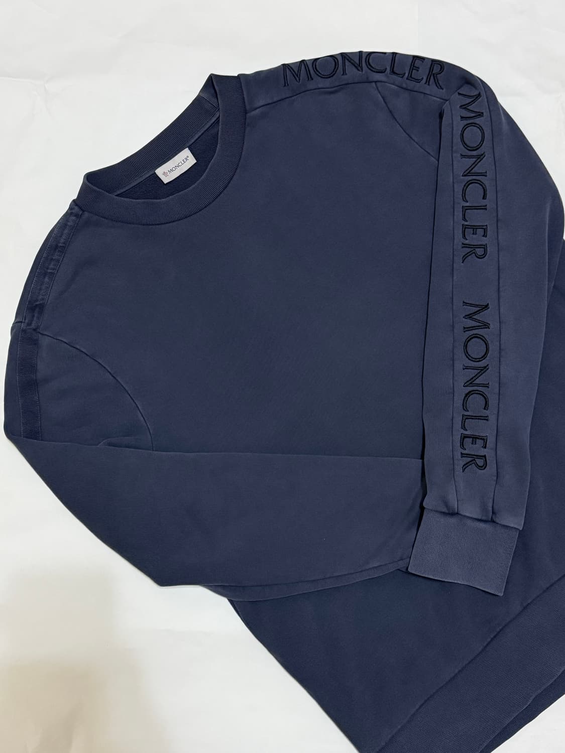 (정품)MONCLER 몽클레어 사이드로고 맨투맨 L 상품이미지1