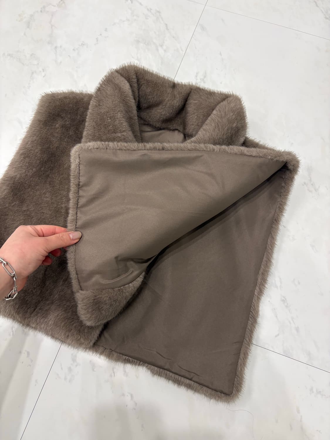 artificial fur warmer cape 상품이미지2