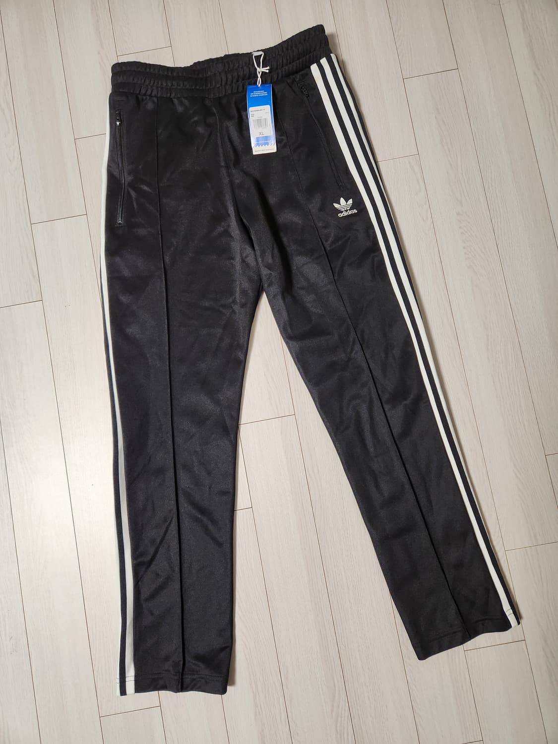 택 새상품)아디다스 베켄바우어 트랙 팬츠 사이즈xl

스포츠웨어/하의/바 상품이미지2